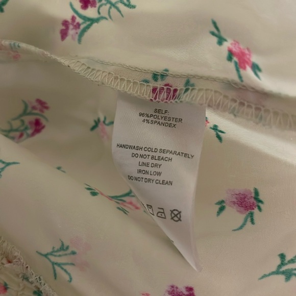 Milk & Honey Floral Puff Sleeve Crop Top Large Pastel Yellow - Picture 5 of 6